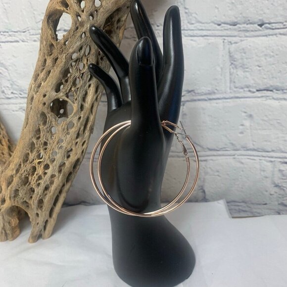 Large Gold-Tone 2.5" Hoop Earrings - Picture 3 of 6